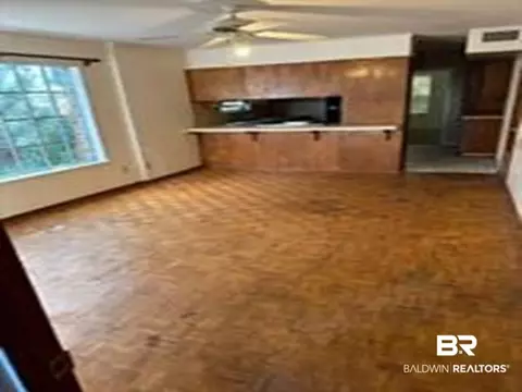 725 W Brannan Dr, Mobile, AL 36693 photo 3