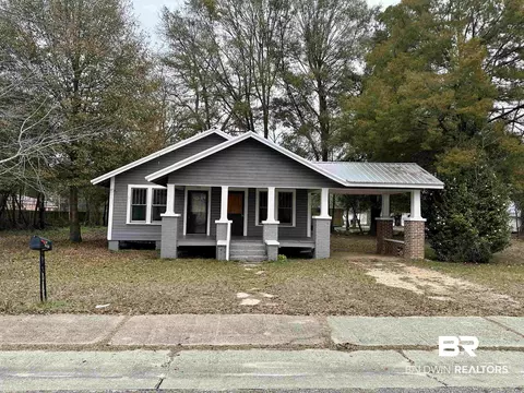 107 Mayo St, East Brewton, AL 36426