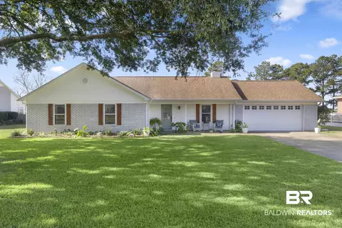 9265 Fairway Dr, Foley, AL 36535