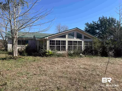 994 Dogwood Rd, Brewton, AL 36426