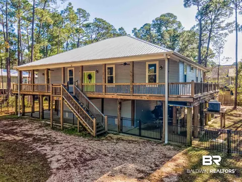 407 Chenault Ave, Dauphin Island, AL 36528