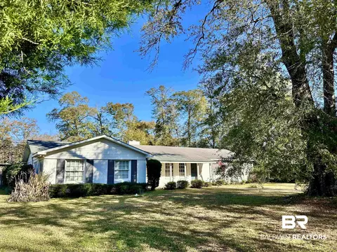 103 Terry Dr, Brewton, AL 36426