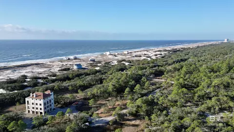 123 Kelly Ln, Gulf Shores, AL 36542