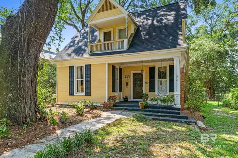 108 Magnolia Ave, Fairhope, AL 36532