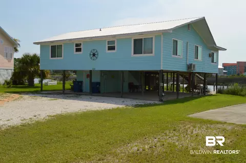 220 Shoreland Cir, Gulf Shores, AL 36542