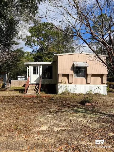 1332 Ridgewood Dr, Lillian, AL 36549