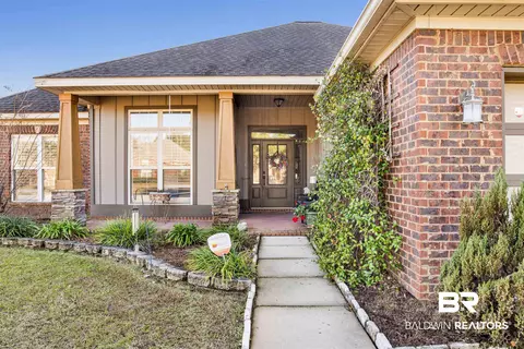 123 Gilbreath Ave, Fairhope, AL 36532