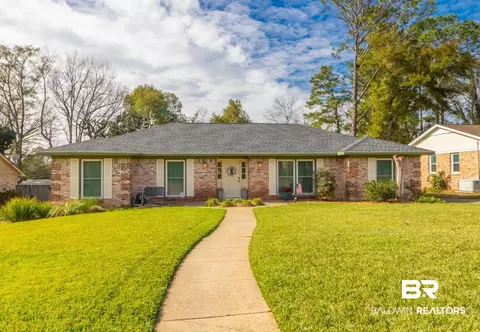 556 Stuart St, Daphne, AL 36526