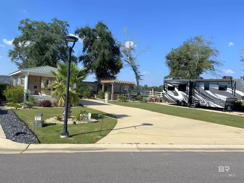 12361 Gateway Dr, Elberta, AL 36530