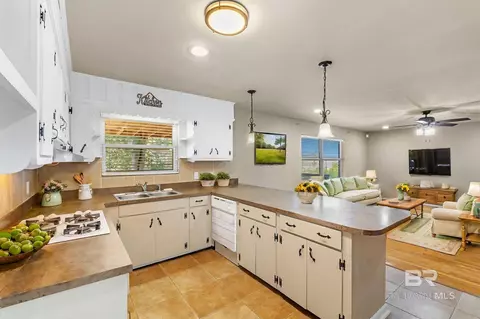 Kitchen - 42 Ridgeview Dr, Chickasaw, AL 36611 photo 1 of 1