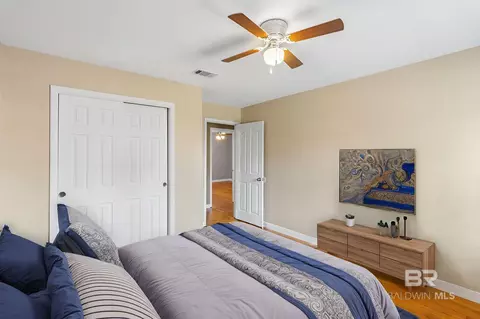 Bedroom - 42 Ridgeview Dr, Chickasaw, AL 36611 photo 2 of 4