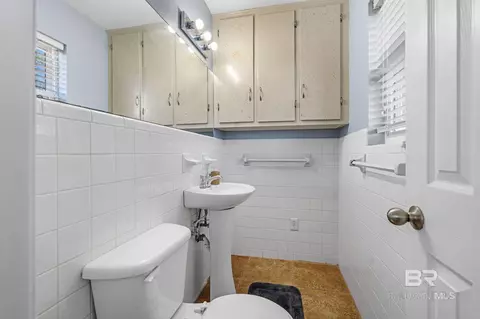 Bath - 42 Ridgeview Dr, Chickasaw, AL 36611 photo 1 of 2