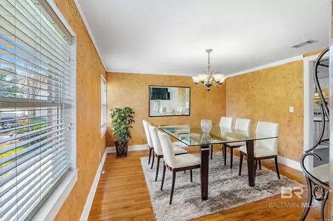 Dining - 42 Ridgeview Dr, Chickasaw, AL 36611 photo 2 of 2
