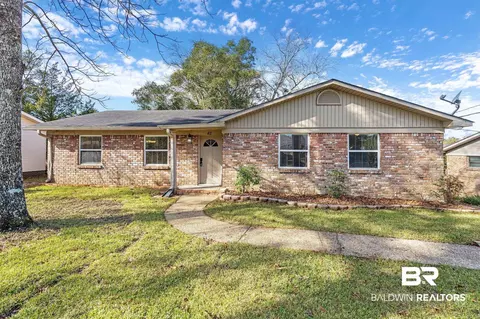 42 Ridgeview Dr, Chickasaw, AL 36611