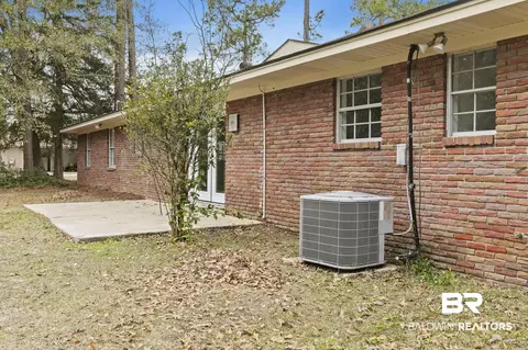 210 E Cypress St, Atmore, AL 36502 photo 8