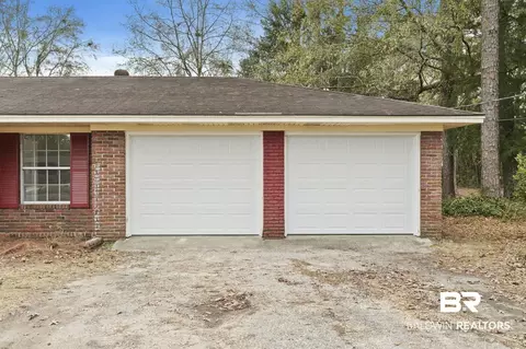 210 E Cypress St, Atmore, AL 36502 photo 3