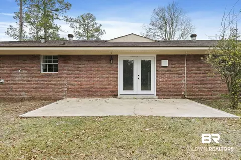 210 E Cypress St, Atmore, AL 36502 photo 4
