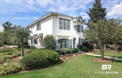 256 S Summit St, Fairhope, AL 36532