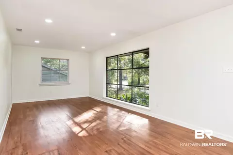 2460 Lilac Ave, Mobile, AL 36606 photo 4
