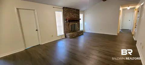 5305 Wilhelm Dr, Mobile, AL 36618 photo 2