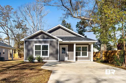 18151 Hoiles St, Robertsdale, AL 36567