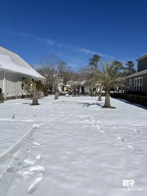 2616 Serigny St, Gulf Shores, AL 36542