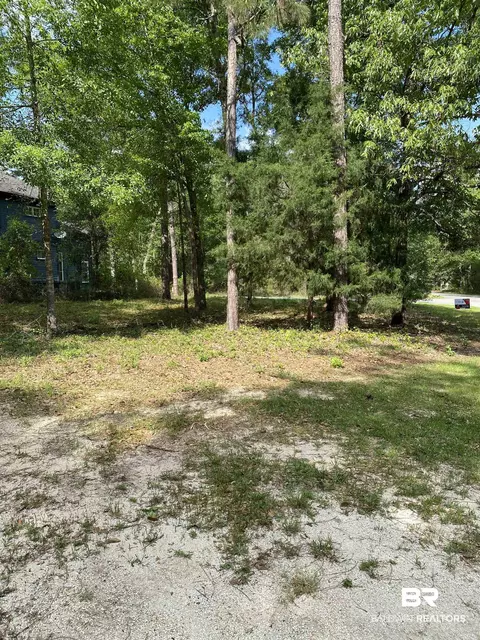 35 Shinnecock Ln, Loxley, AL 36551