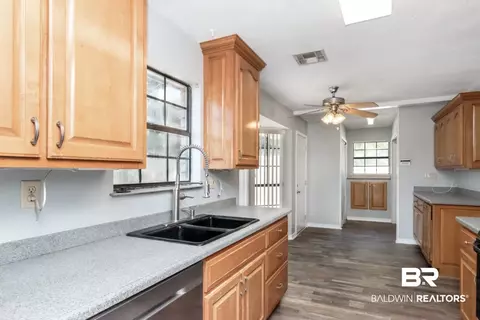 8304 Champlain Cir, Mobile, AL 36695 photo 5