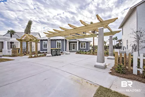 785 Kingston Ln, Gulf Shores, AL 36542