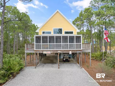 6917 Palmetto Dr, Gulf Shores, AL 36542