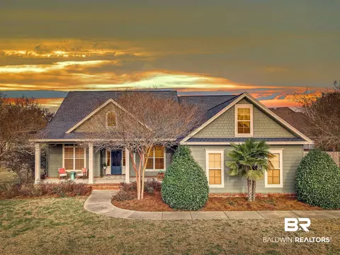 25836 Ravenwood Cir, Daphne, AL 36526