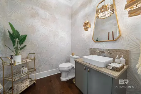 Bath - 752 E Wright St, Pensacola, FL 32501 photo 1 of 3