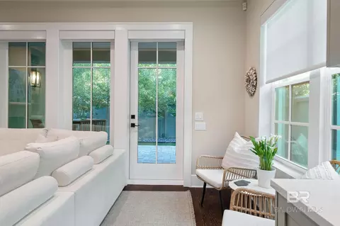 Entry Way - 752 E Wright St, Pensacola, FL 32501 photo 4 of 7