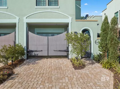 Exterior - 752 E Wright St, Pensacola, FL 32501 photo 4 of 5