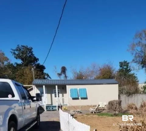 18105 Scott Ave, Robertsdale, AL 36567