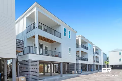 115 W 10th St #F, Gulf Shores, AL 36542