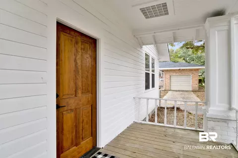 302 1st St, Chickasaw, AL 36611 photo 4