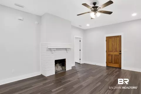 302 1st St, Chickasaw, AL 36611 photo 5
