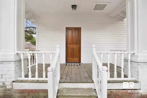 302 1st St, Chickasaw, AL 36611 photo 3