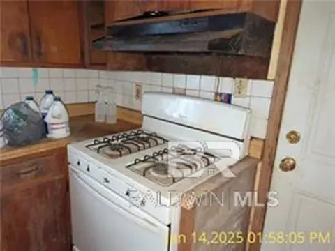 233 Grant Cir, Mobile, AL 36610 photo 4