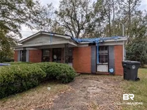 233 Grant Cir, Mobile, AL 36610 photo 1