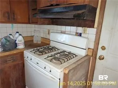233 Grant Cir, Mobile, AL 36610 photo 4