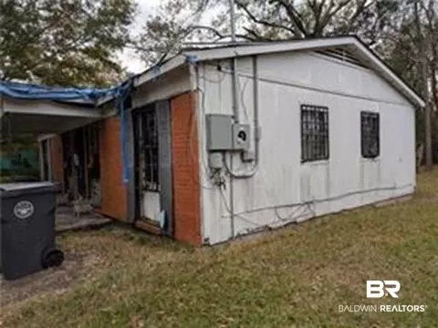 233 Grant Cir, Mobile, AL 36610 photo 3