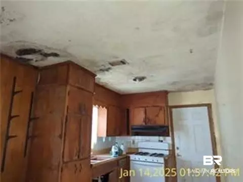233 Grant Cir, Mobile, AL 36610 photo 5