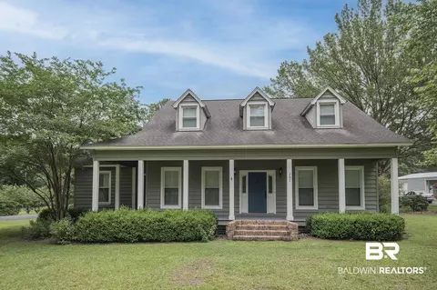 707 Bob White Dr, Atmore, AL 36502
