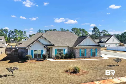 1904 Hogan Dr, Gulf Shores, AL 36542