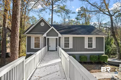225 Rolling Hill Dr, Daphne, AL 36526