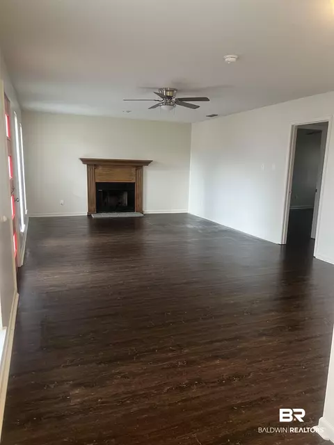 151 East Dr, Mobile, AL 36608 photo 2