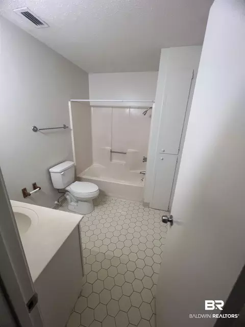 151 East Dr, Mobile, AL 36608 photo 7