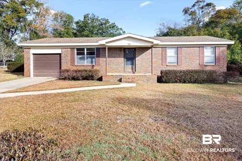 483 Dogwood Ave, Fairhope, AL 36532